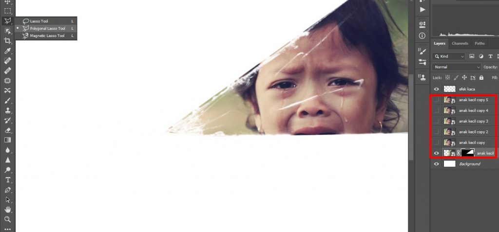 gunakan Polygon Lasso Tool di efek broken mirror